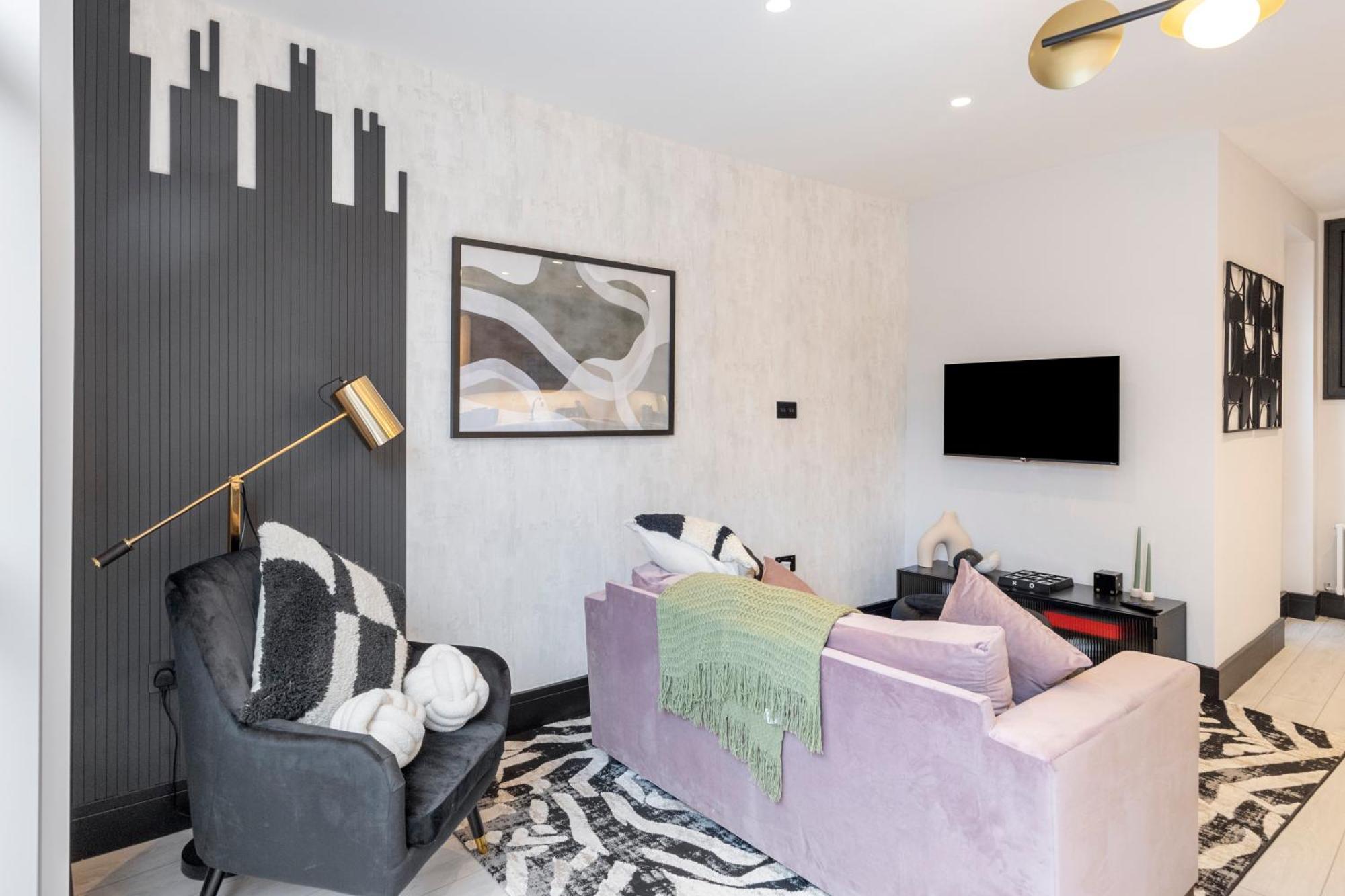 Appartamento Unwind In Style 2Br With Cozy Backyard For Groups Londra Esterno foto