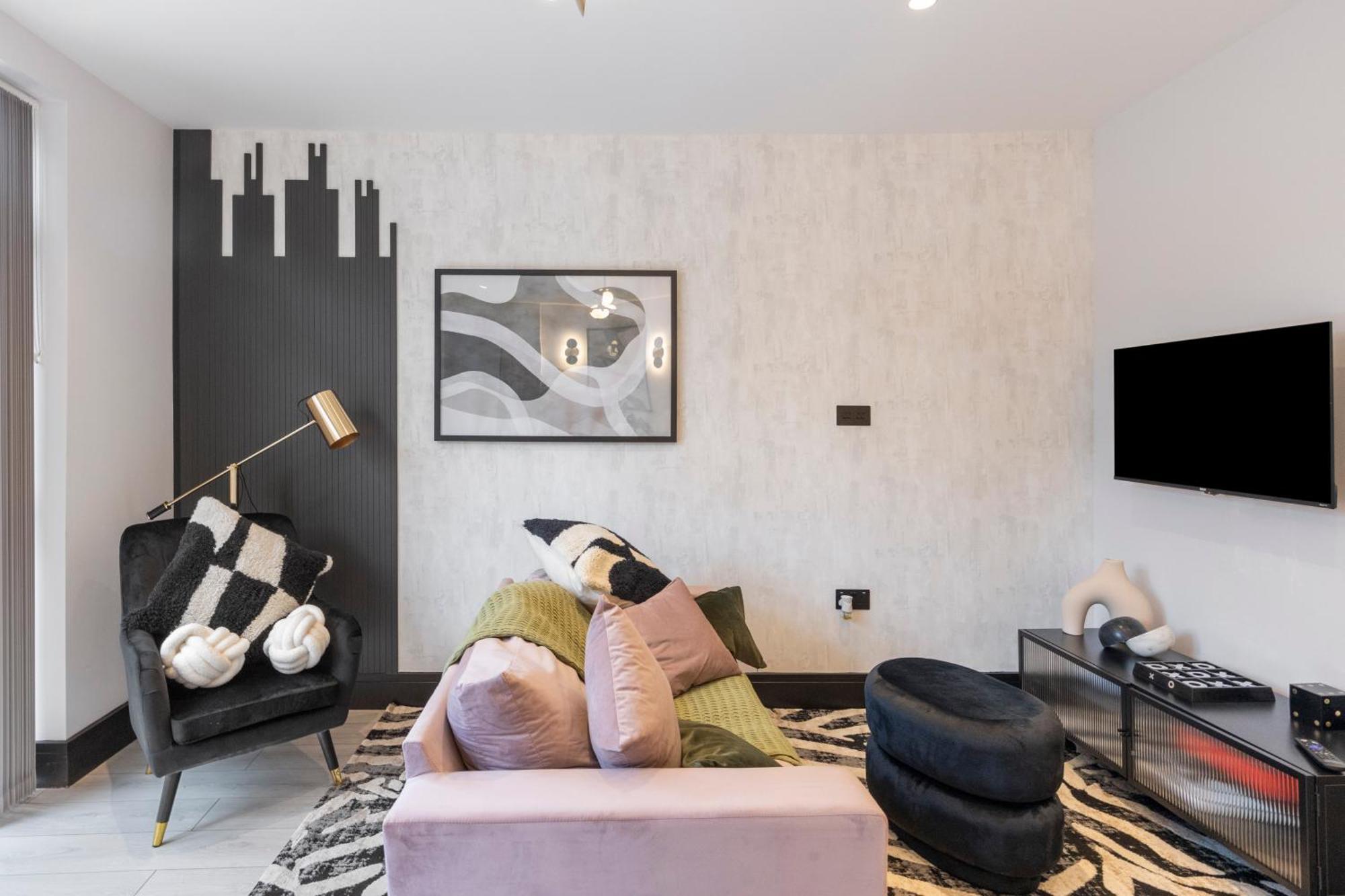 Appartamento Unwind In Style 2Br With Cozy Backyard For Groups Londra Esterno foto